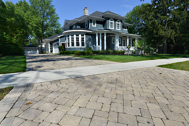 Best Professional Driveway Pavers  in Middleport, NY